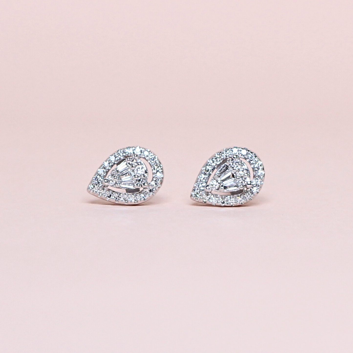 .30cts Pear illusion Stud earrings