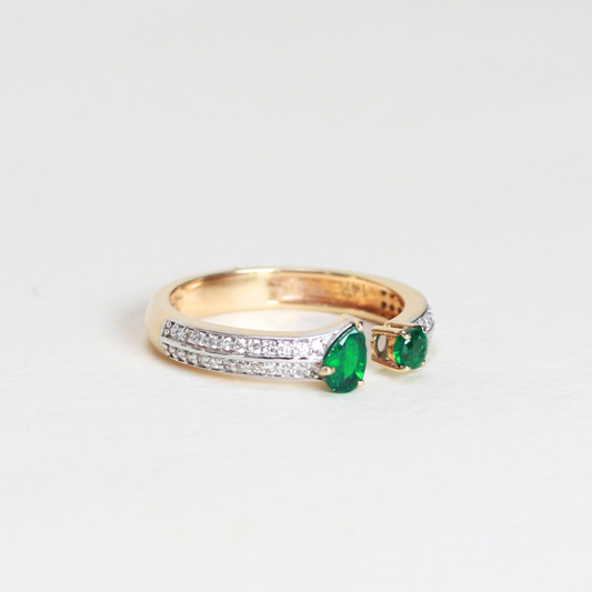 .55cts Emerald open ring