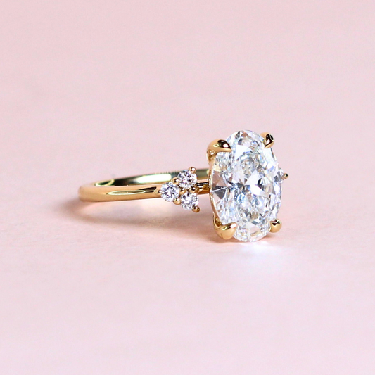 1.97cts Oval cut Lab-grown ring on modified band