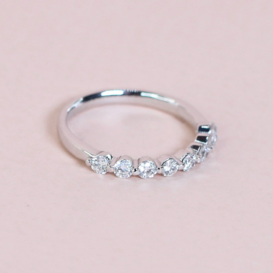 .40cts 8-stone Round cut Platinum ring