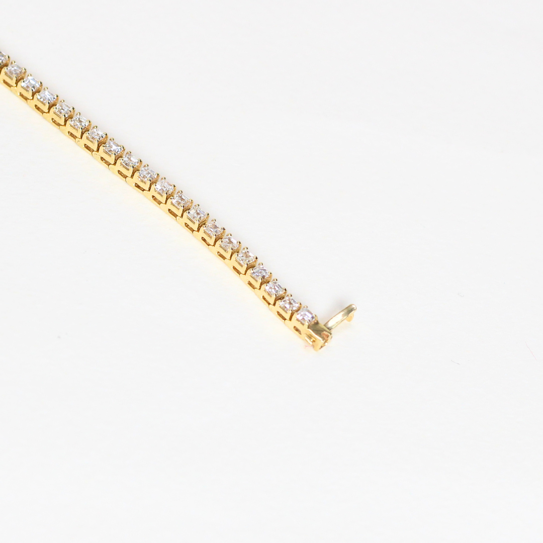 3.68cts Carré cut Tennis bracelet