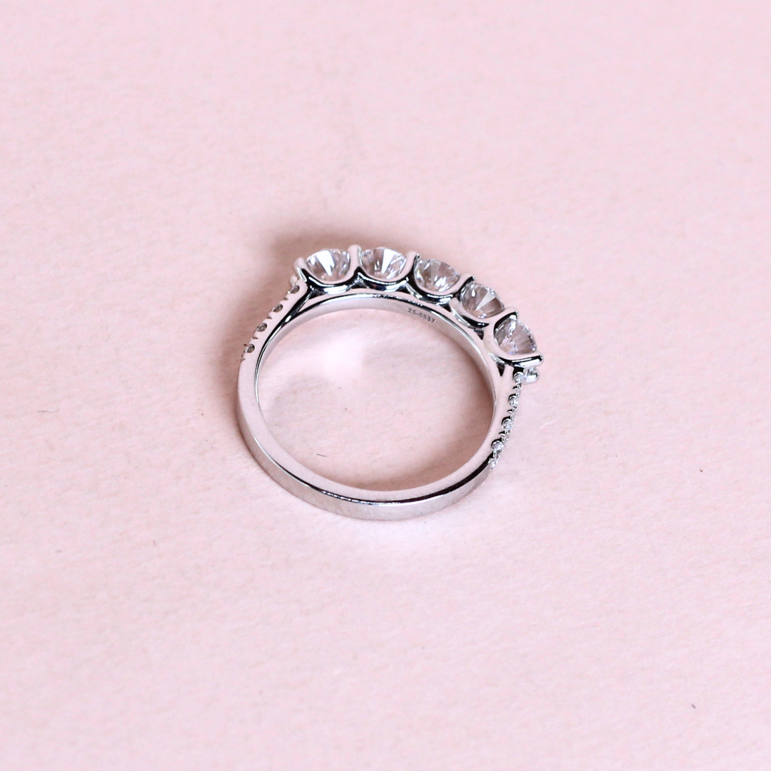 1.62cts 5-stone Round cut Lab-grown Pavé ring