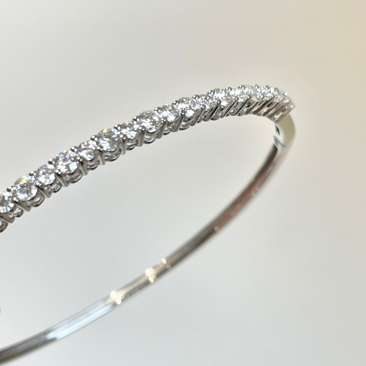 1.80cts Round cut bangle