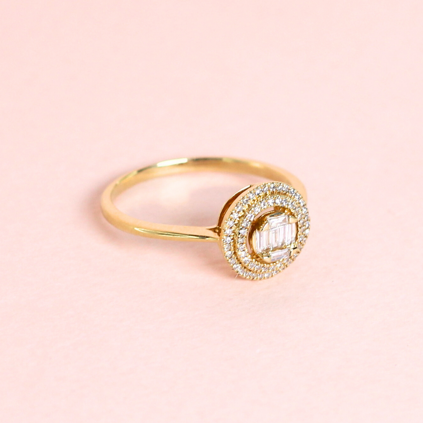 .18cts Round Illusion ring