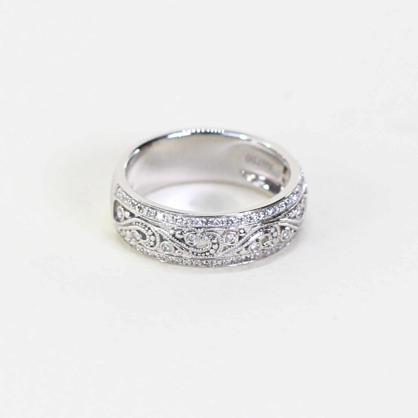 .204cts Vintage ring