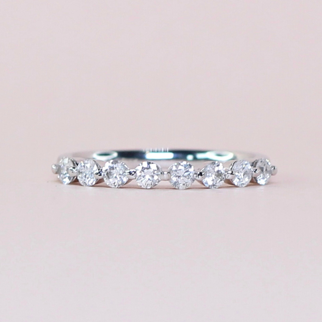 .40cts 8-stone Round cut Platinum ring