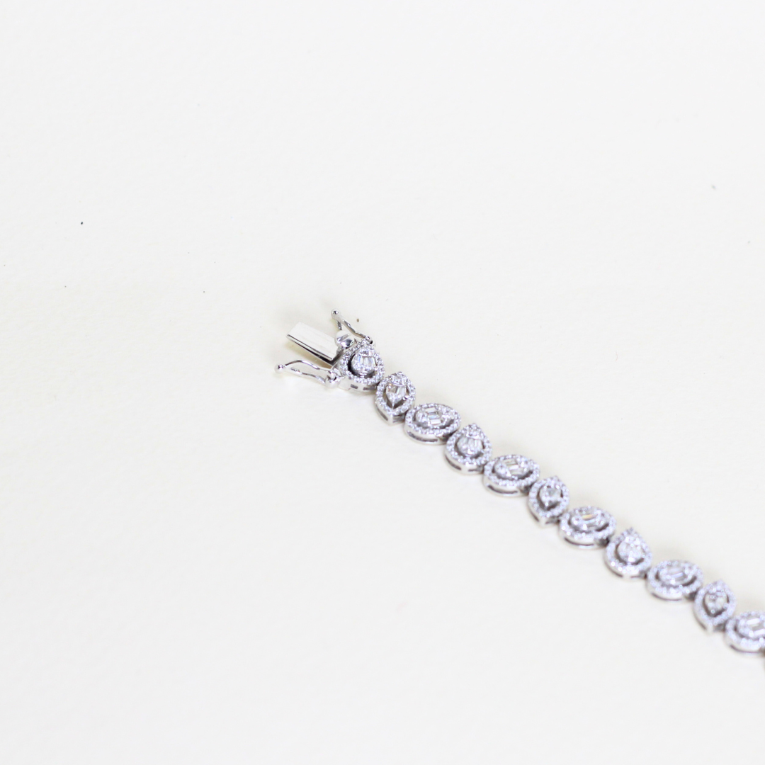 2.52cts Pear Illusion Bracelet