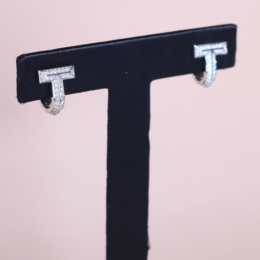 .30cts T Huggie earrings