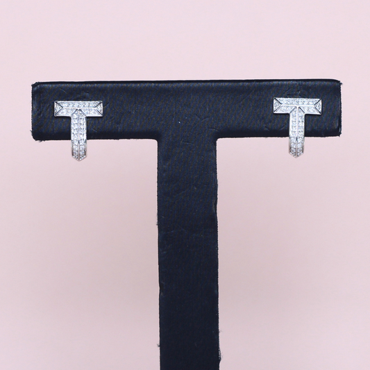 .30cts T Huggie earrings