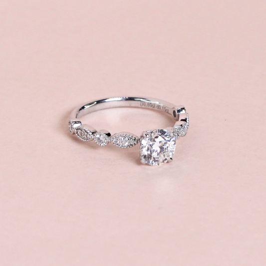 .95cts Round cut ring on modified band