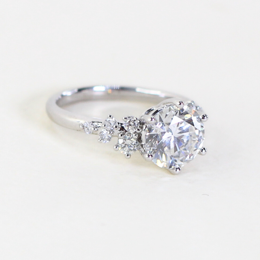 2.50cts Round cut Lab-grown ring on modified band
