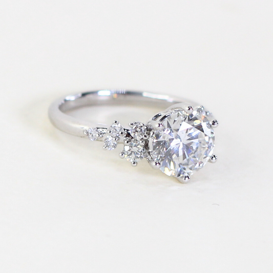 2.50cts Round cut Lab-grown ring on modified band
