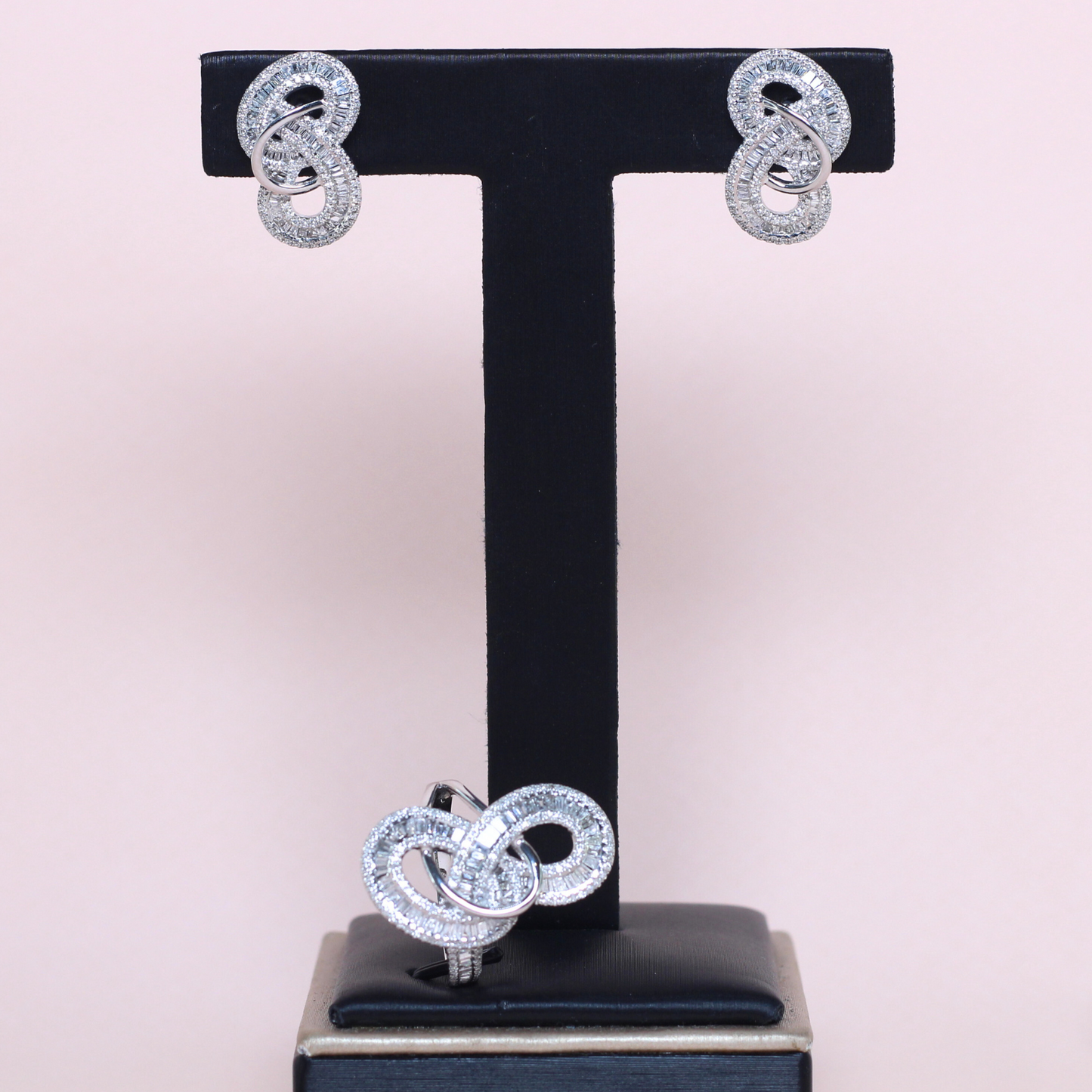 2cts Infinity Statement set