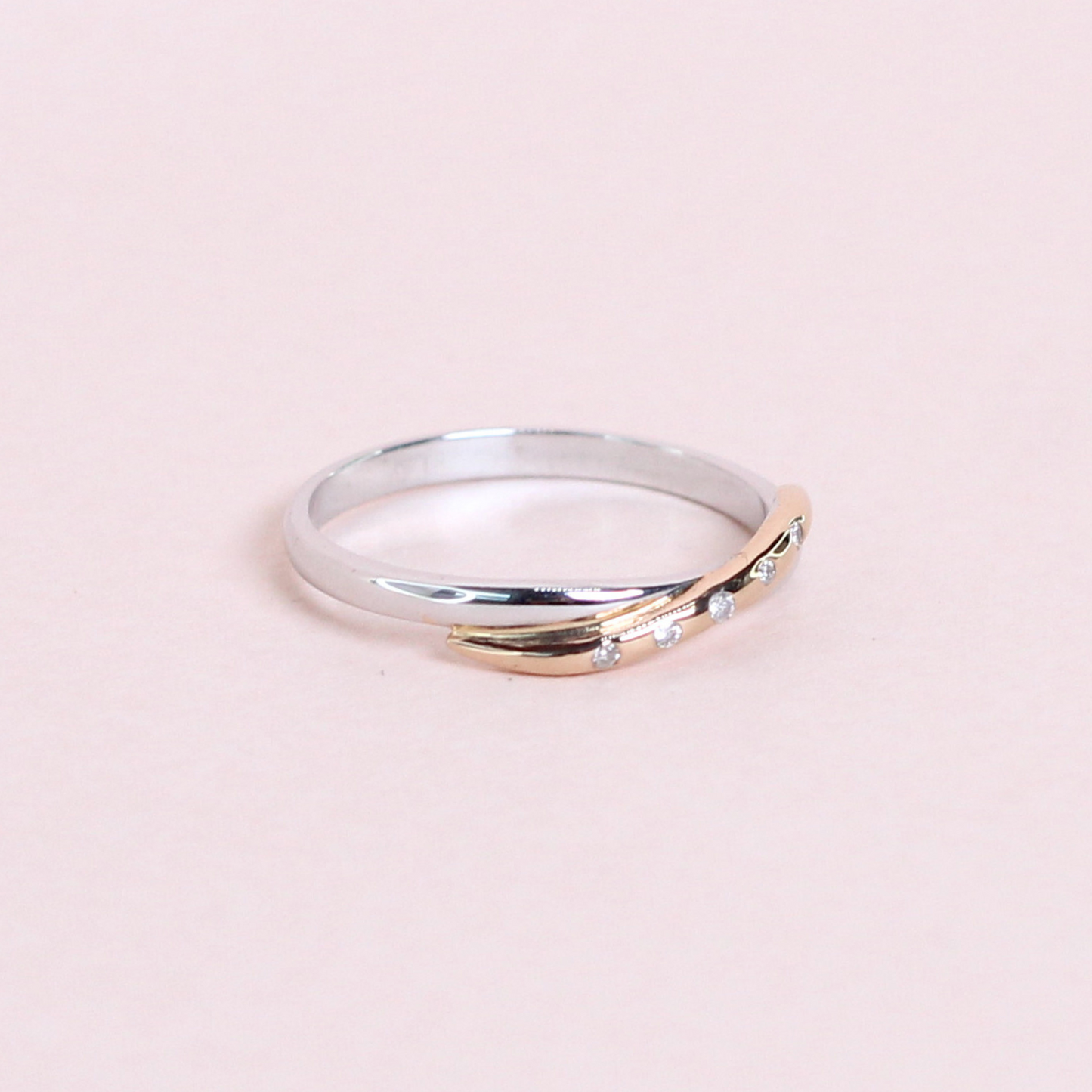 .025cts Two-toned ring (PH made)