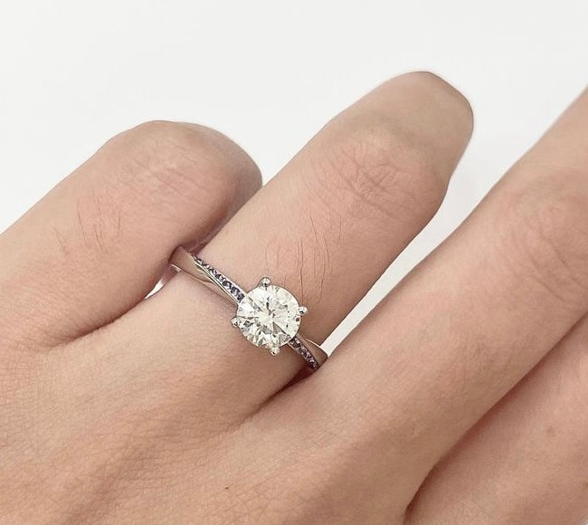 1.23ct Round cut Lab-grown ring with Amethyst side stones