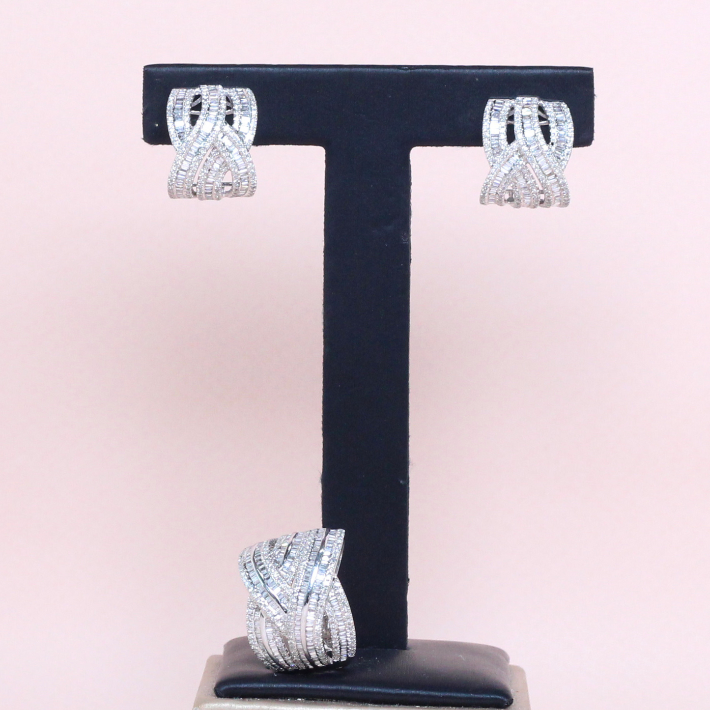 2.84cts Statement Illusion set