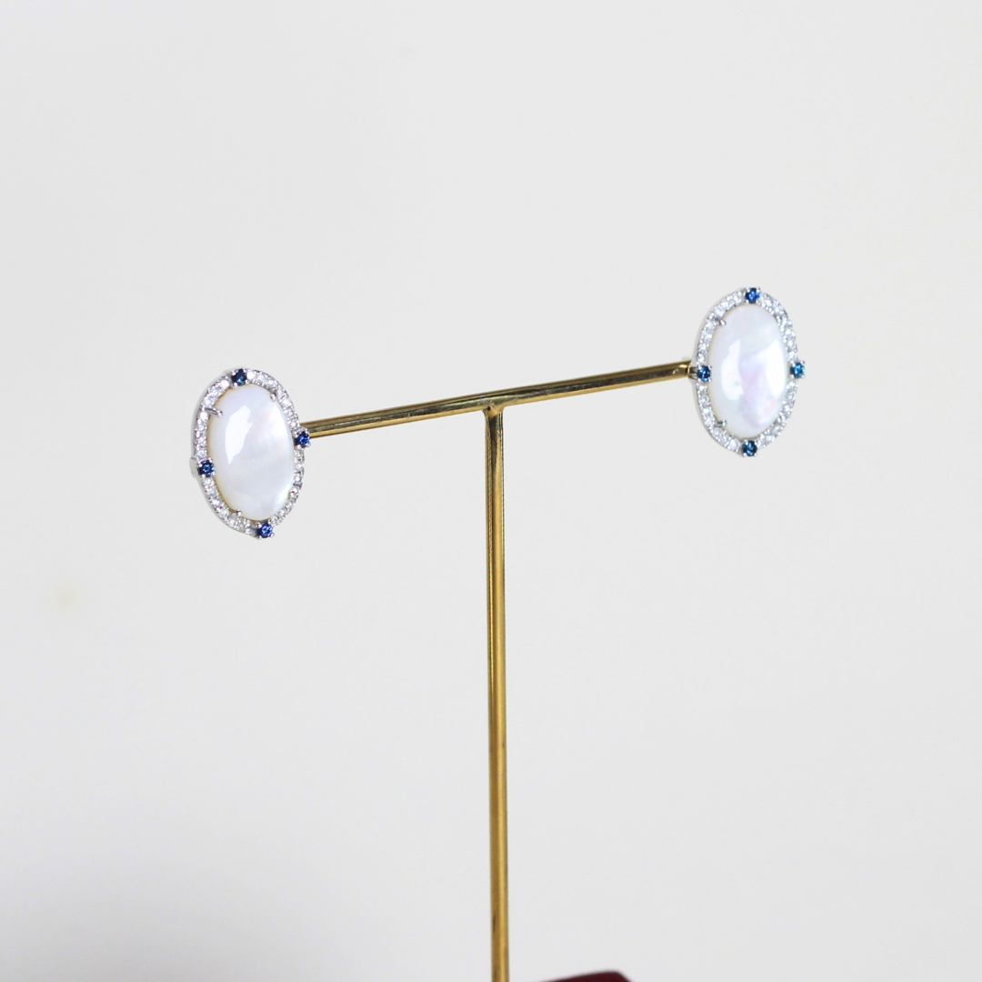 Mother of Pearl stud earrings