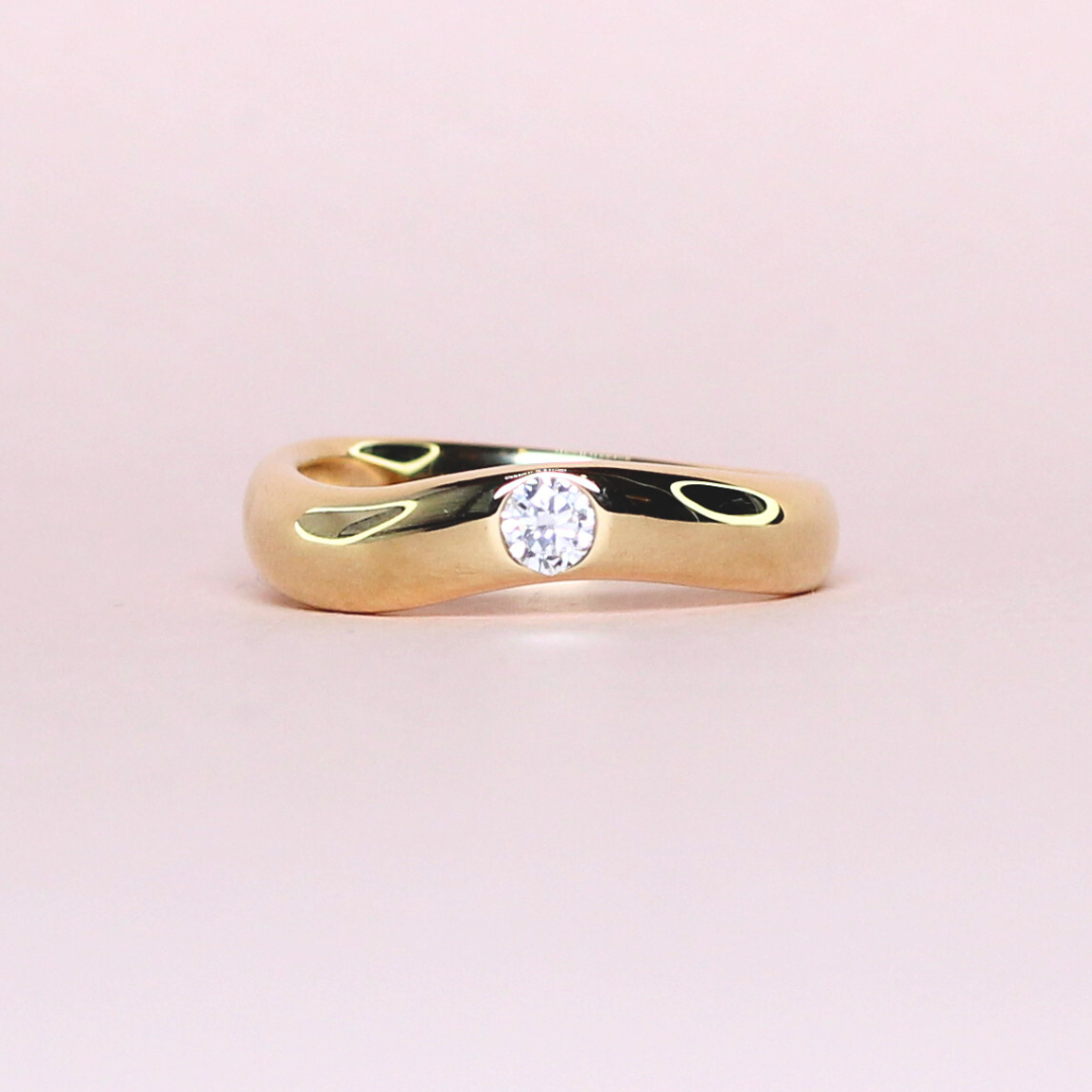 .17ct Round Cut Wave ring