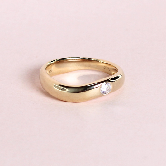 .17ct Round Cut Wave ring