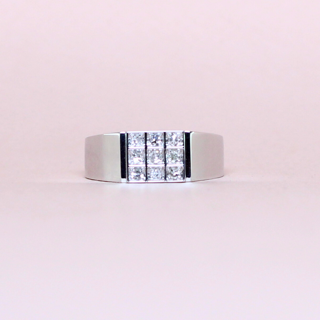 .133cts Princess cut statement ring