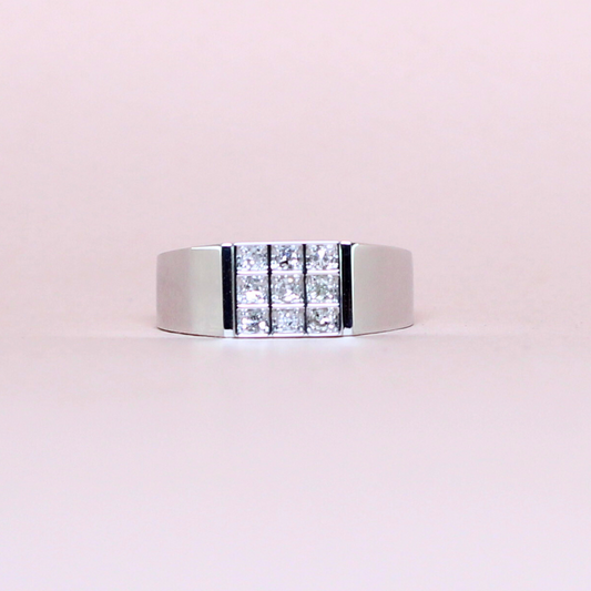 .133cts Princess cut statement ring