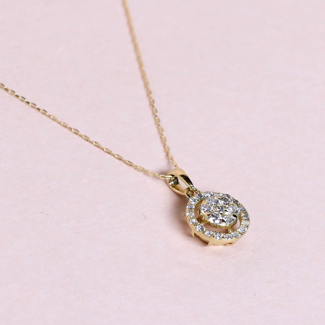 .20cts Round Illusion necklace with halo