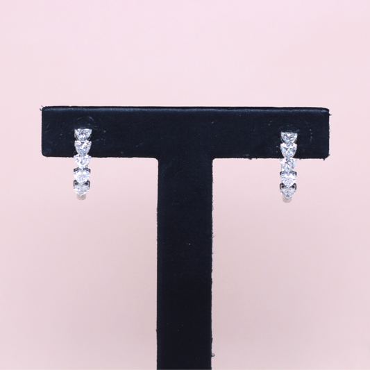 1.57cts Heart cut Lab-grown huggie earrings