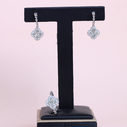 2.43cts Clover Illusion set