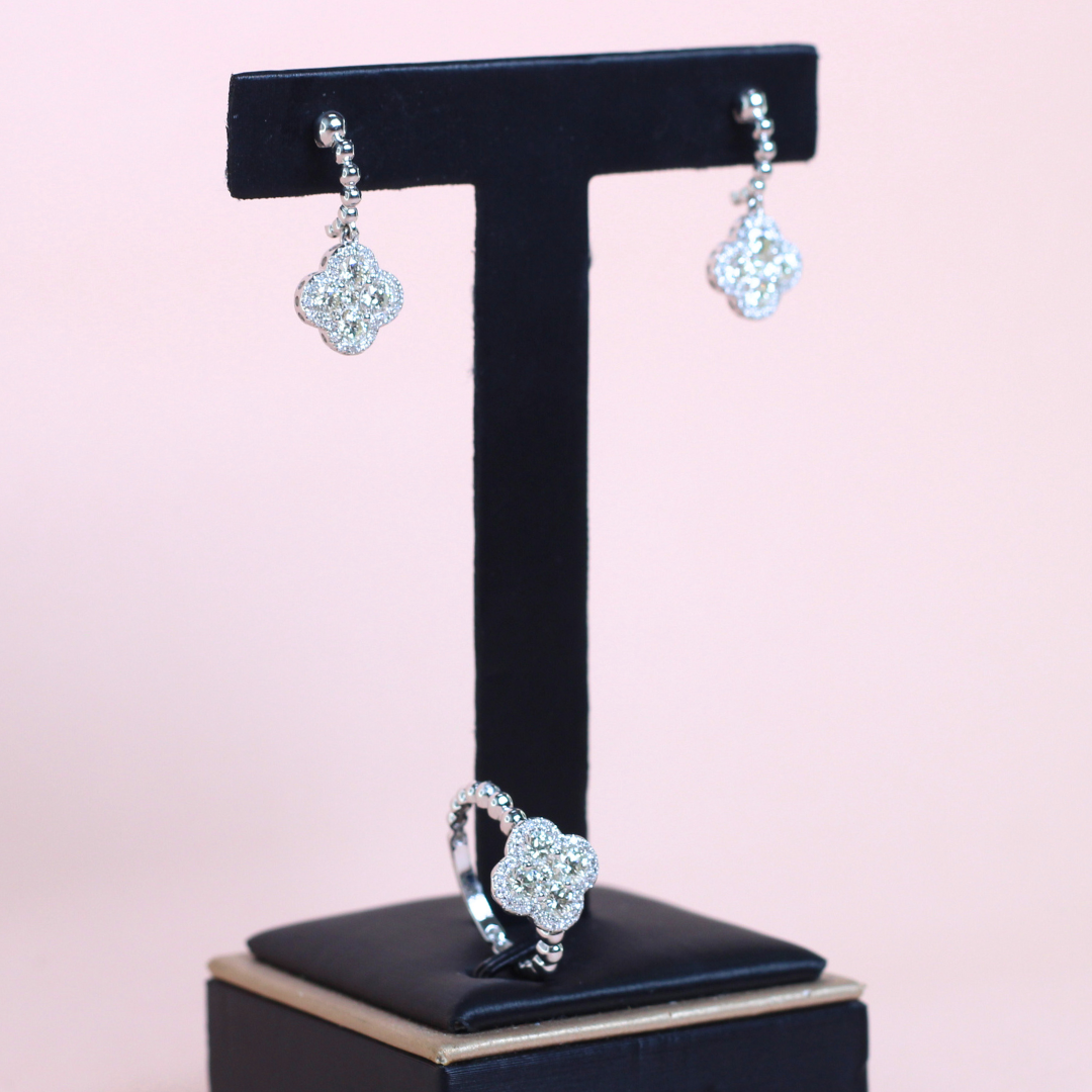 2.43cts Clover Illusion set