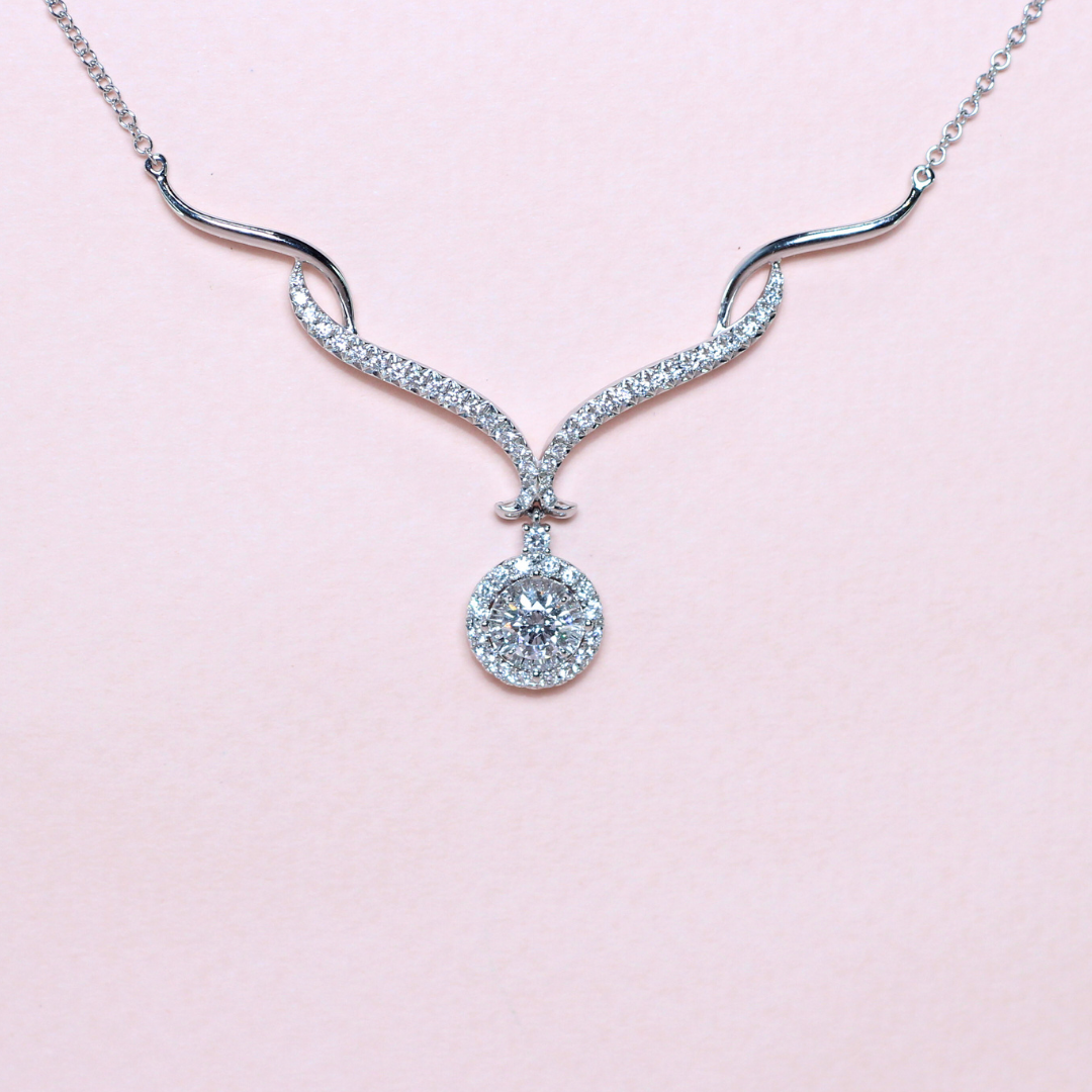 .97cts Round illusion necklace