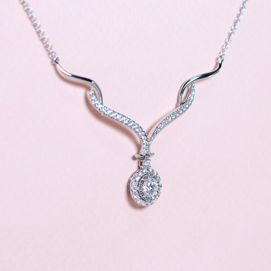 .97cts Round illusion necklace