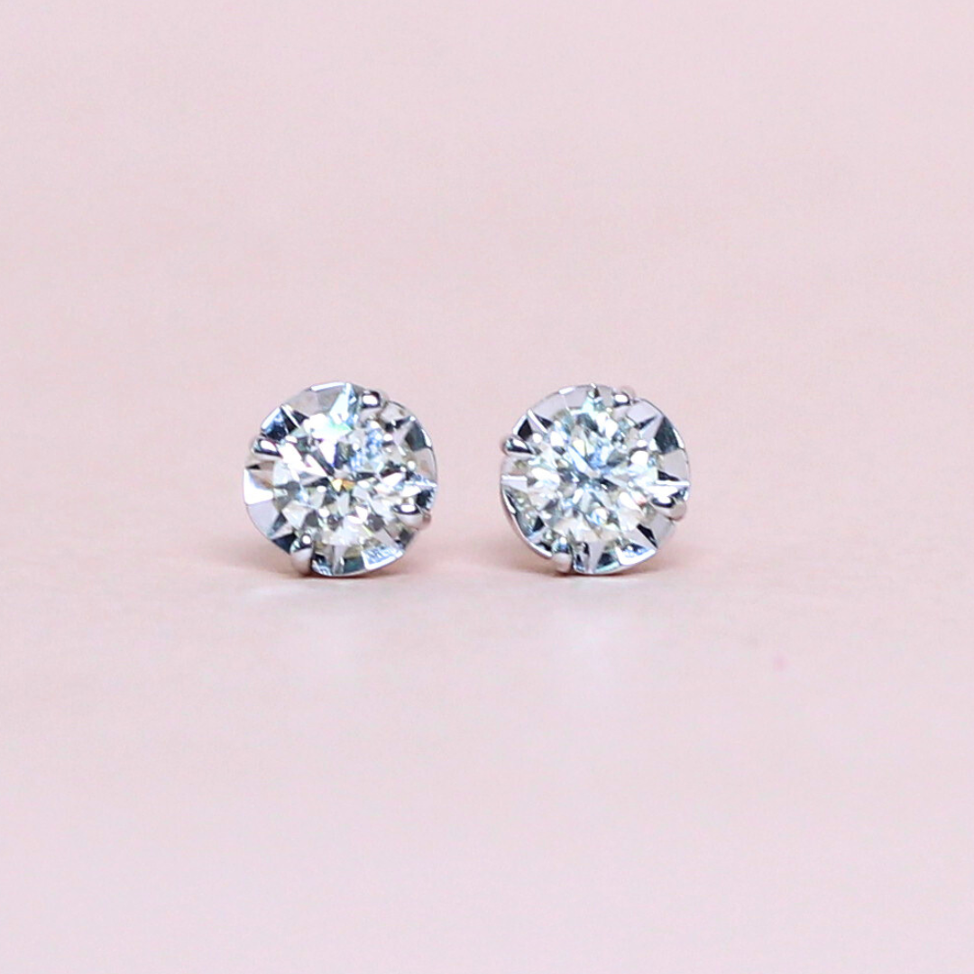 .63cts Stud earring