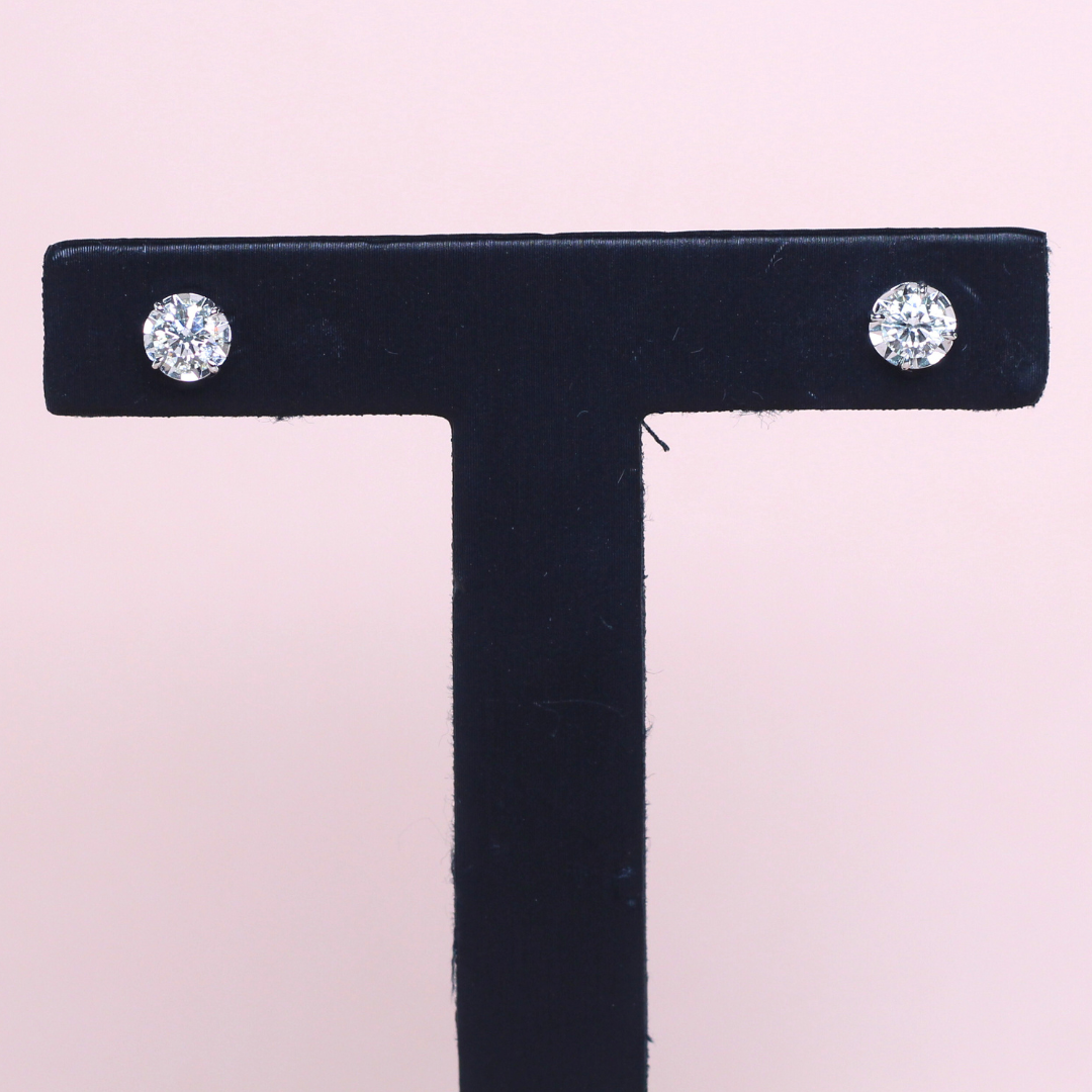 .63cts Stud earring