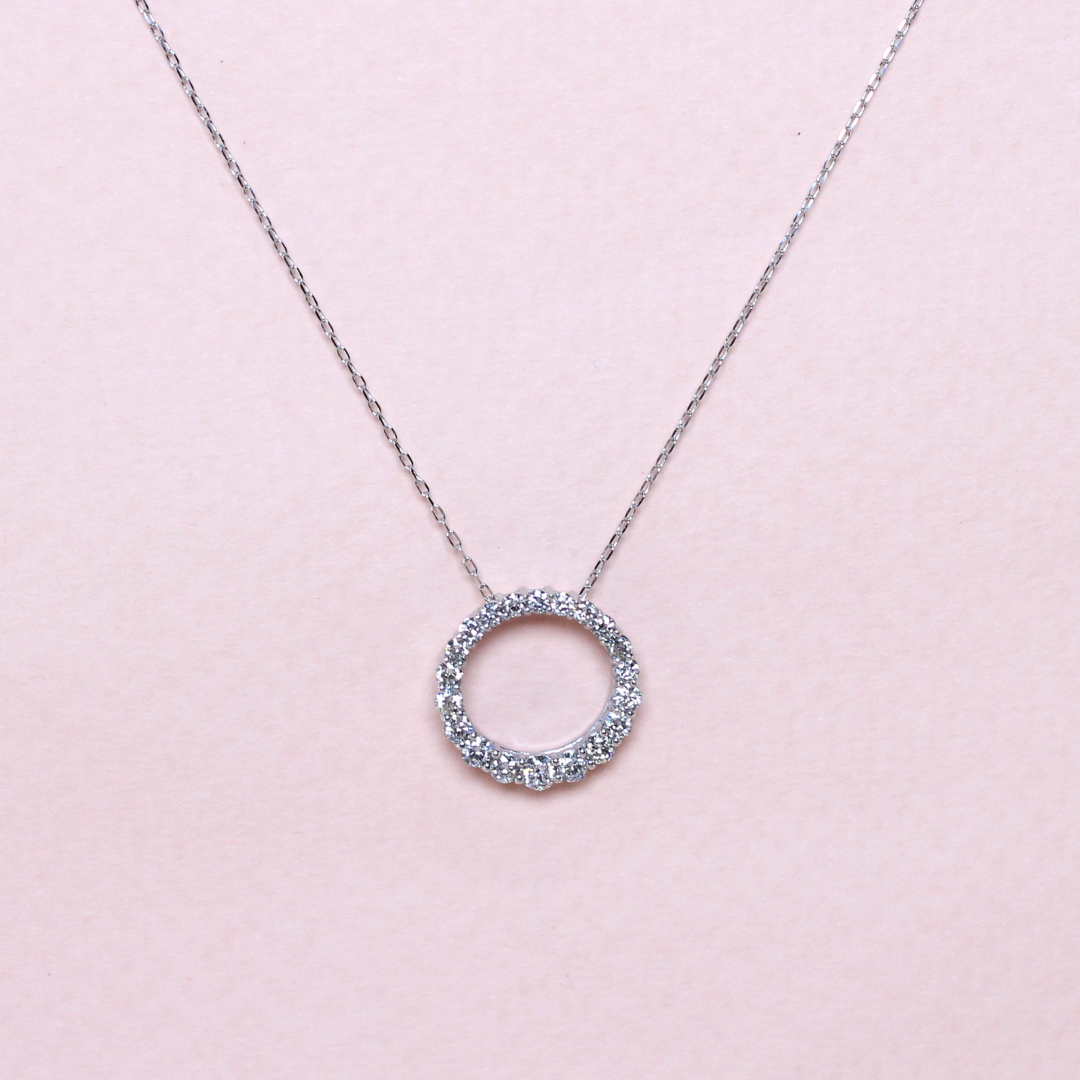 .50cts Graduating Donut necklace