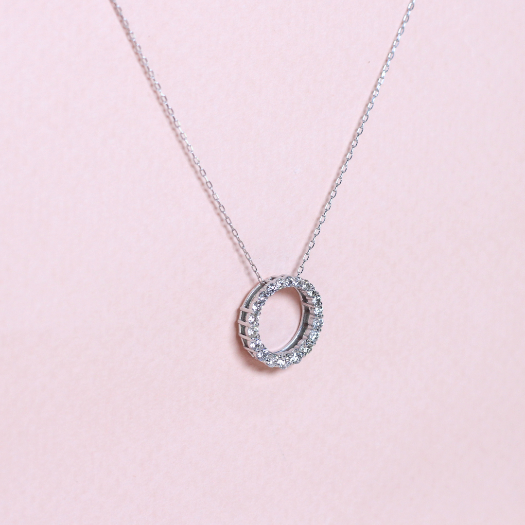 .50cts Graduating Donut necklace