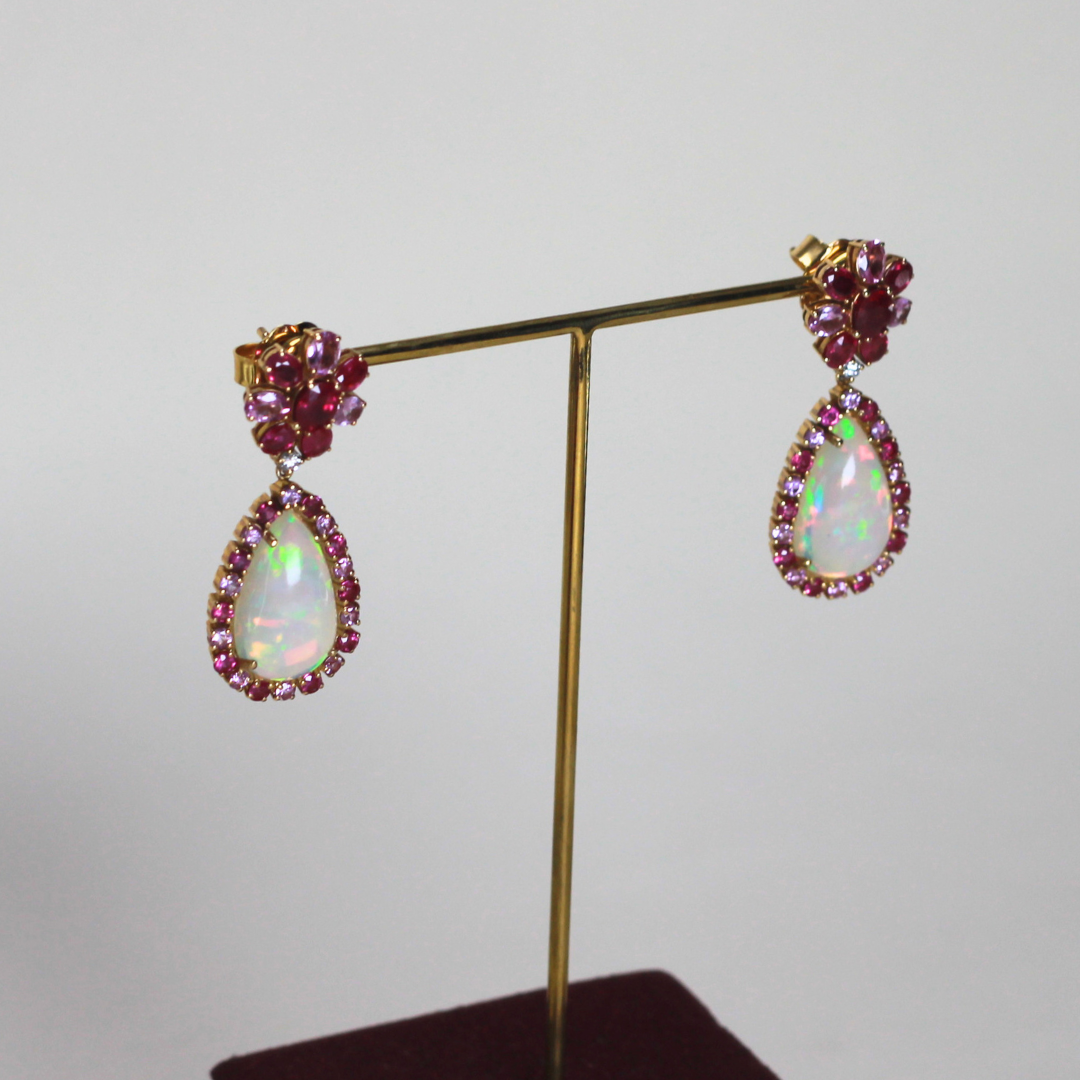 7.72ct Pear Dangling earrings