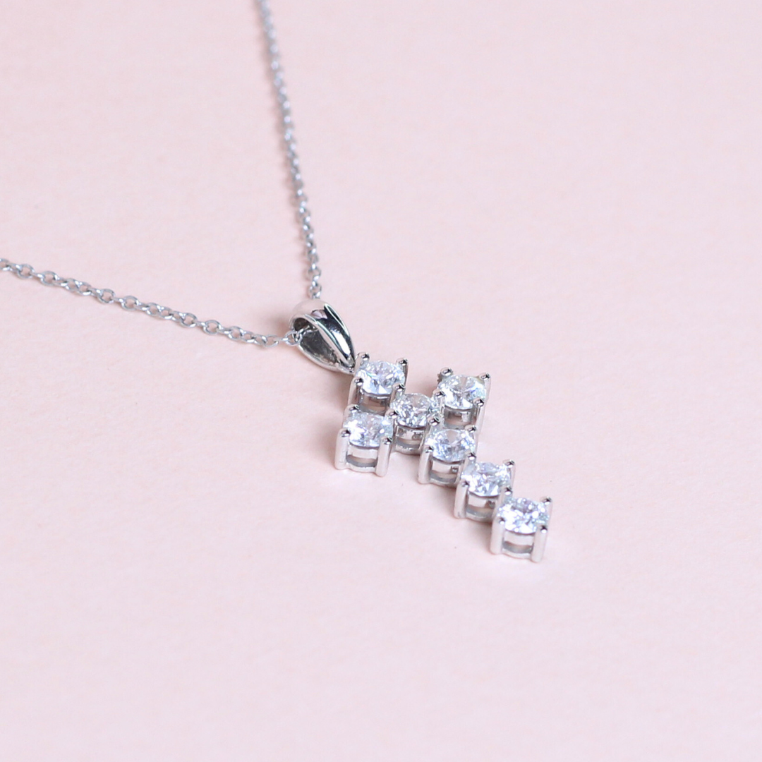 .99cts Cross necklace
