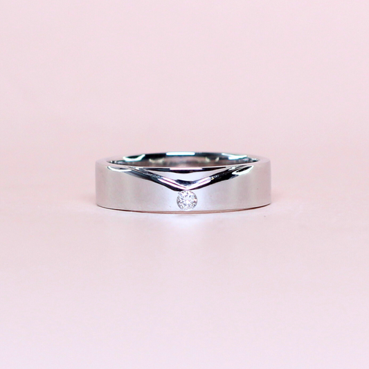 .03ct 5mm V accent solo stone male ring