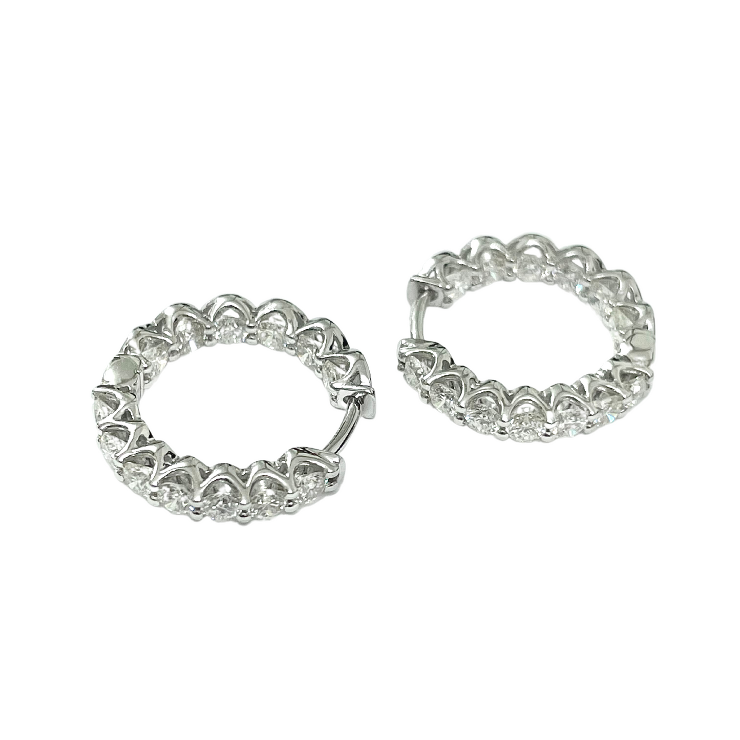 1.80cts In & Out Hoop earrings