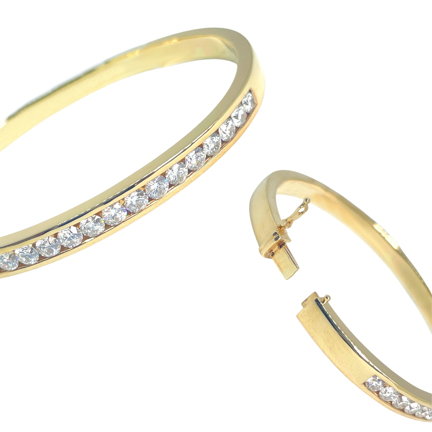 2.70cts Round cut Channel bangle