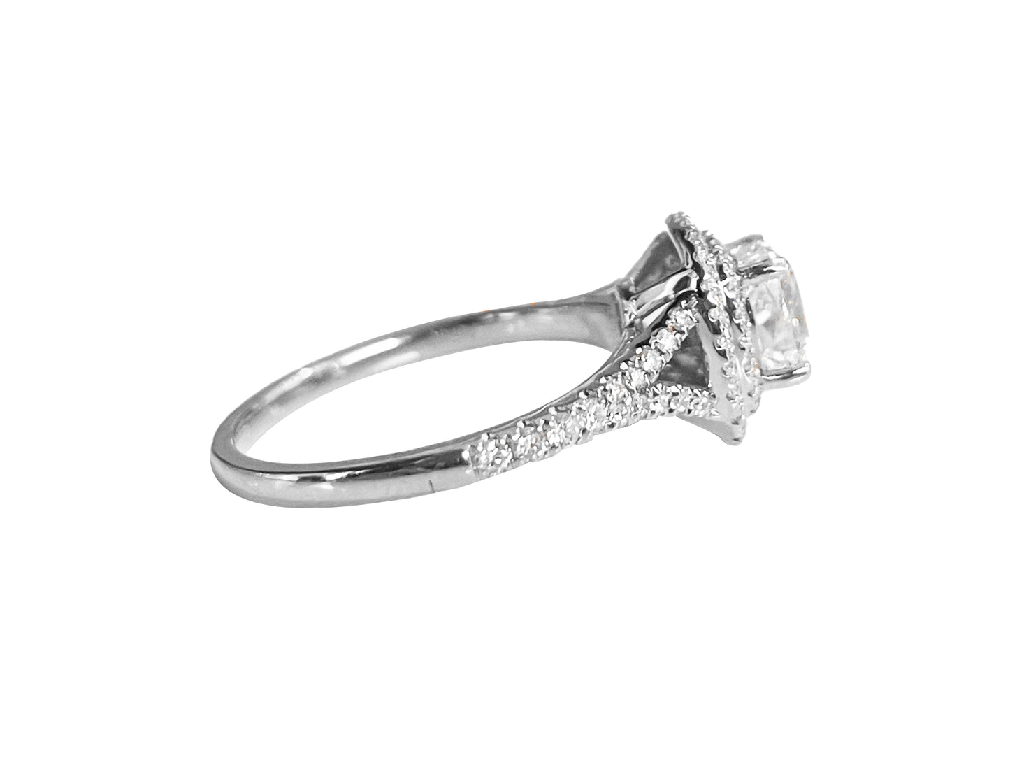 1.40cts Cushion cut illusion Pavé ring with double Halo