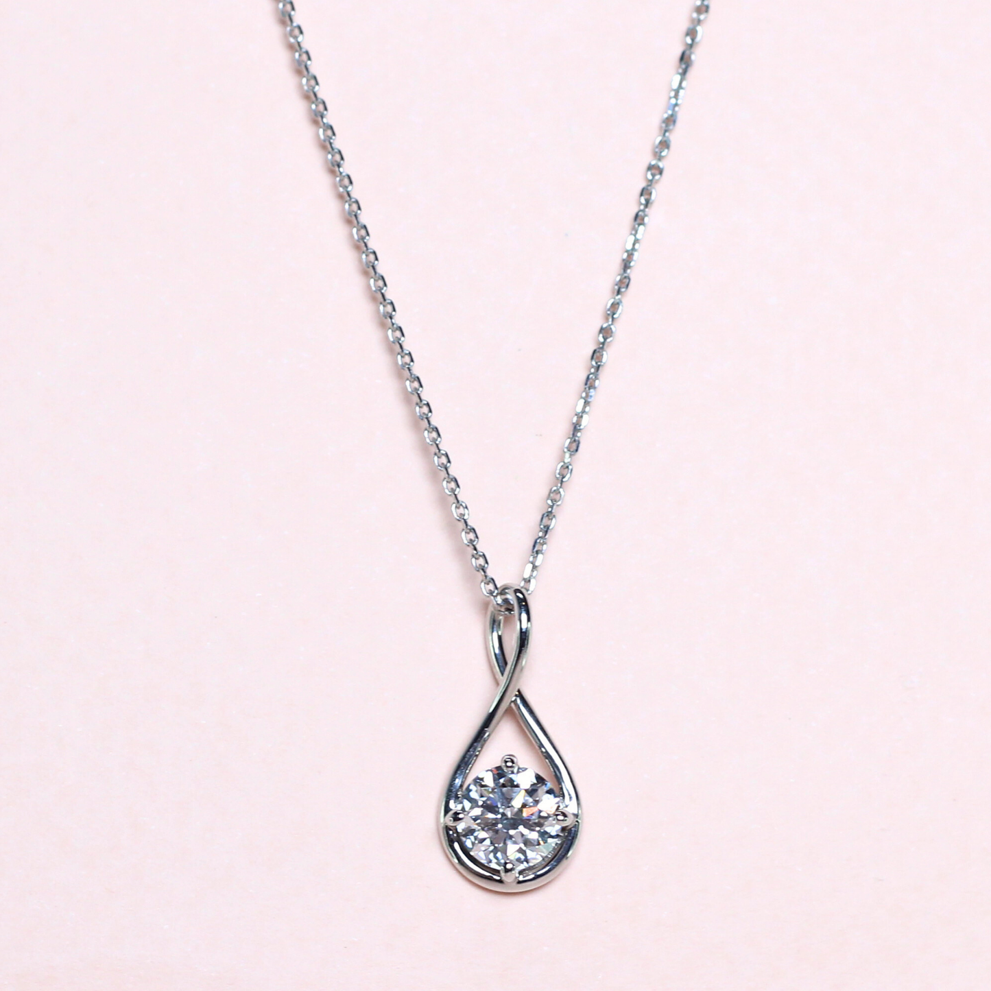 1.06ct Round cut Lab-grown necklace
