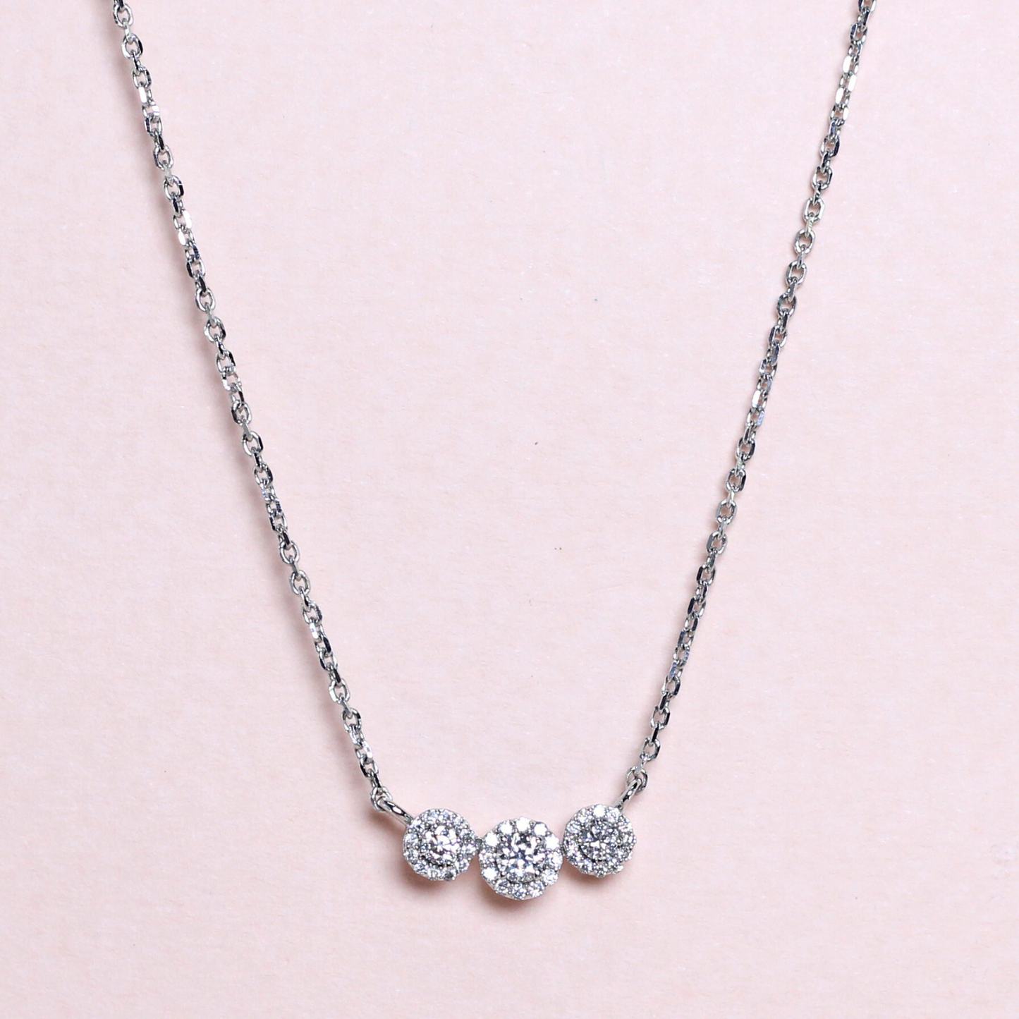1.44cts Trilogy illusion Lab-grown necklace