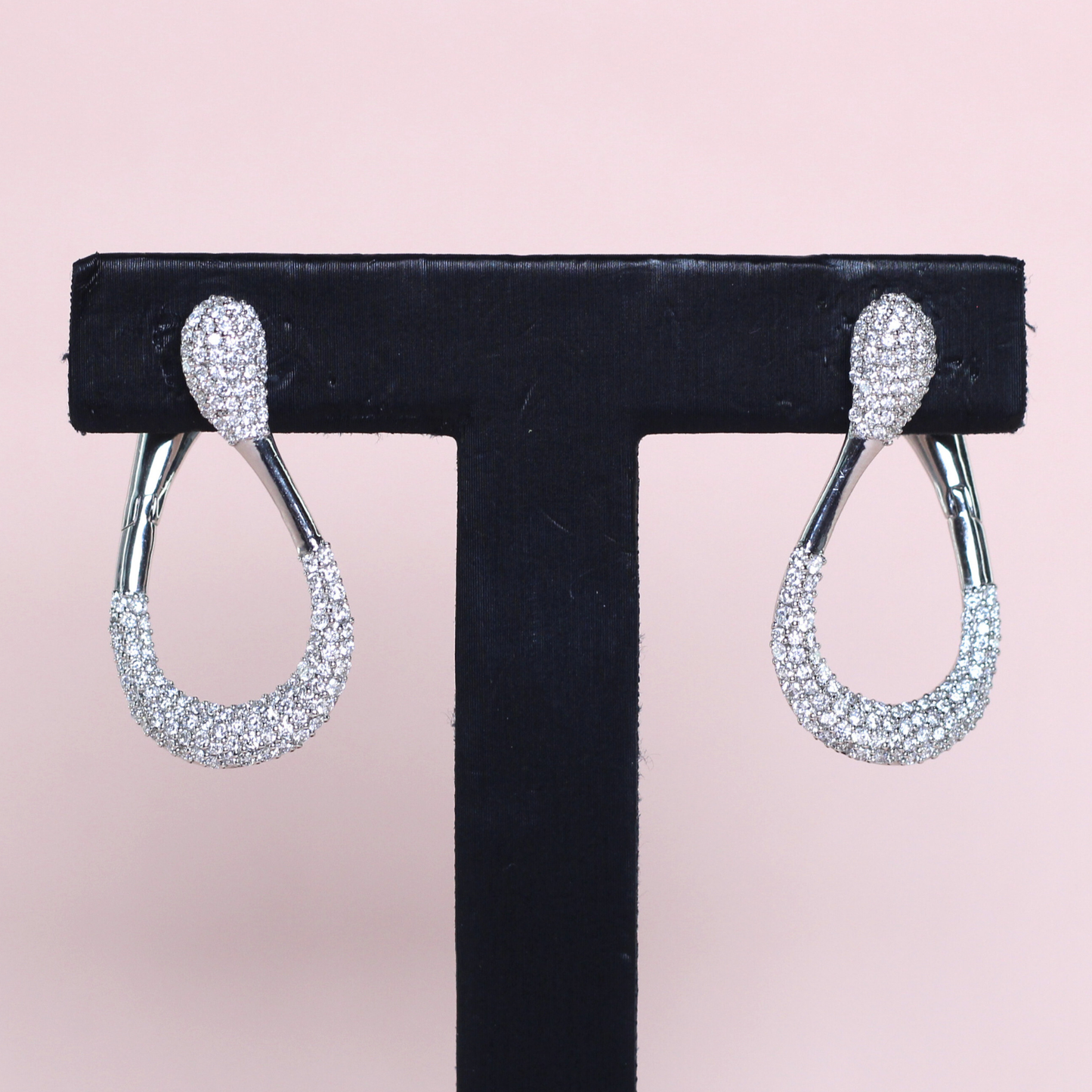 1.605cts Lab-grown Elongated Hoop earrings