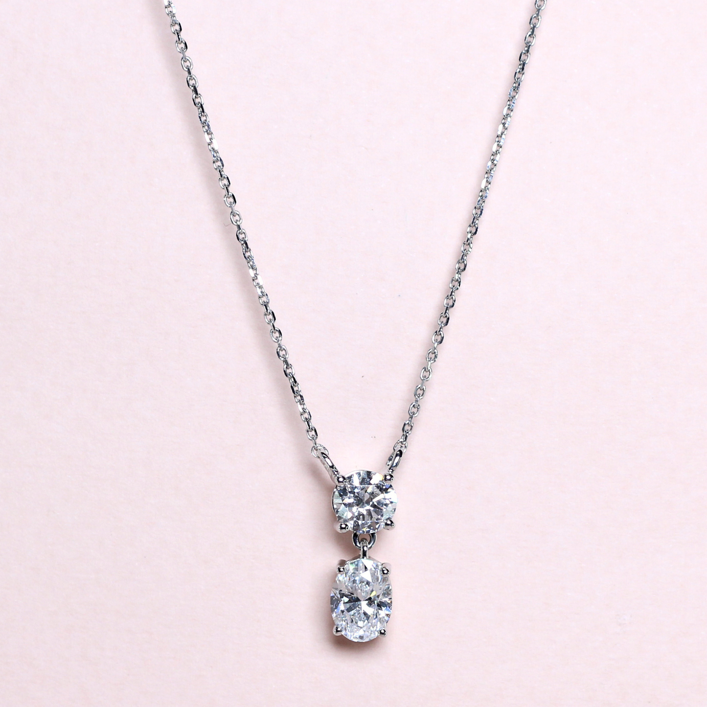 1.74cts Round and Oval cut Lab-grown necklace