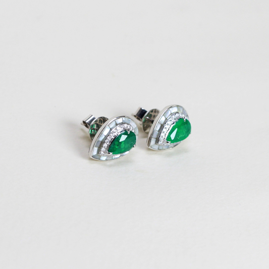 1.91cts Emerald pear cut stud earrings
