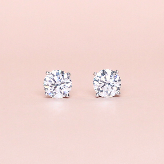 1.04cts Round brilliant lab-grown diamond stud earrings