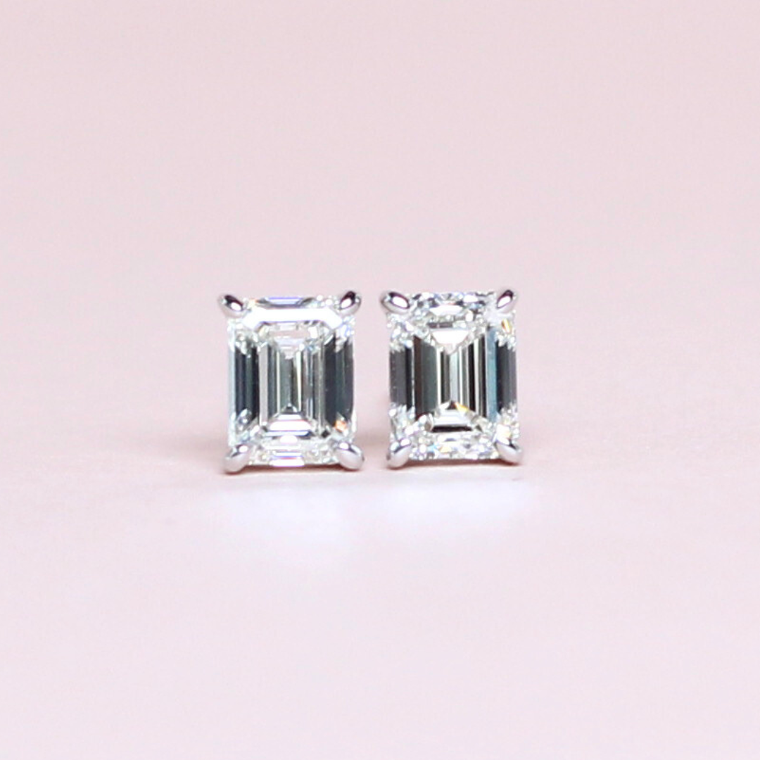 1cts Emerald stud earrings