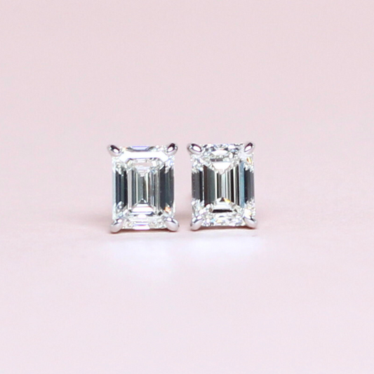 1cts Emerald stud earrings