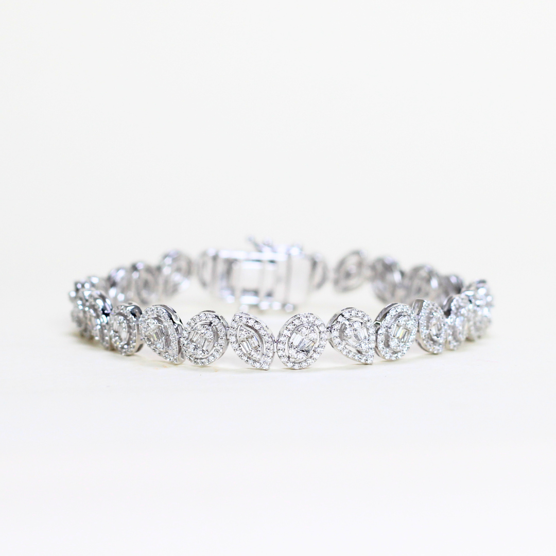 2.52cts Pear Illusion Bracelet